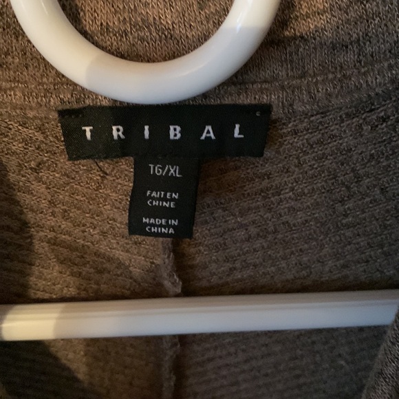 Tribal women’s sweater - Picture 2 of 3